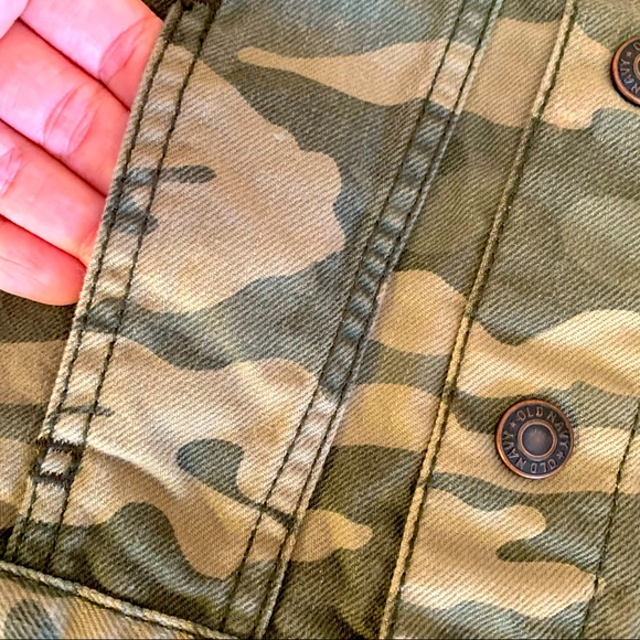 Camouflage Jean Jacket with Snap Buttons, size 4T, Old Navy - Picture 5 of 7